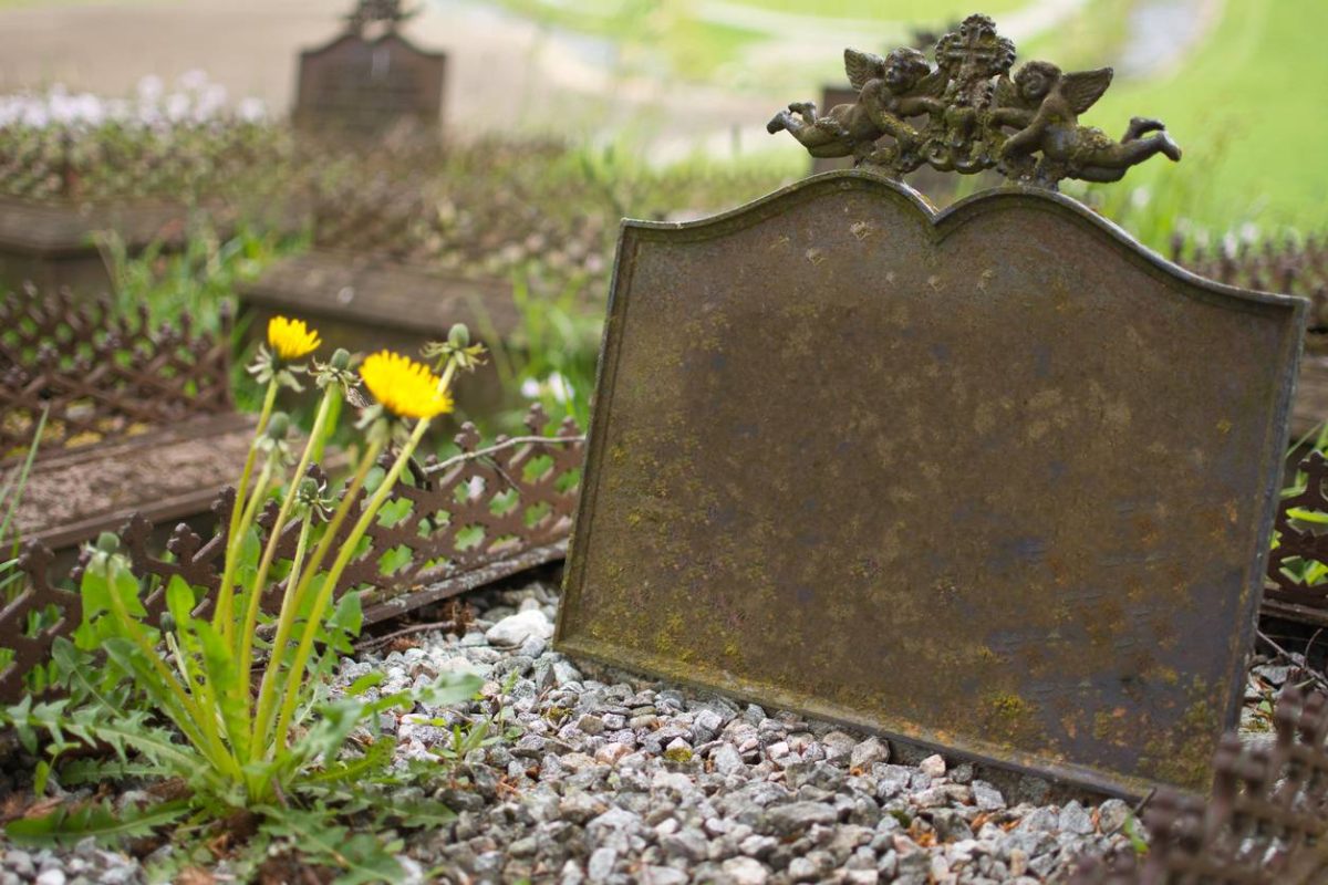 Hommage défunt plaque funéraire