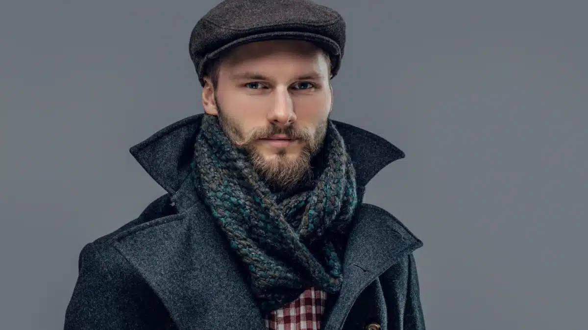 Béret ou casquette : quel accessoire vintage choisir ?